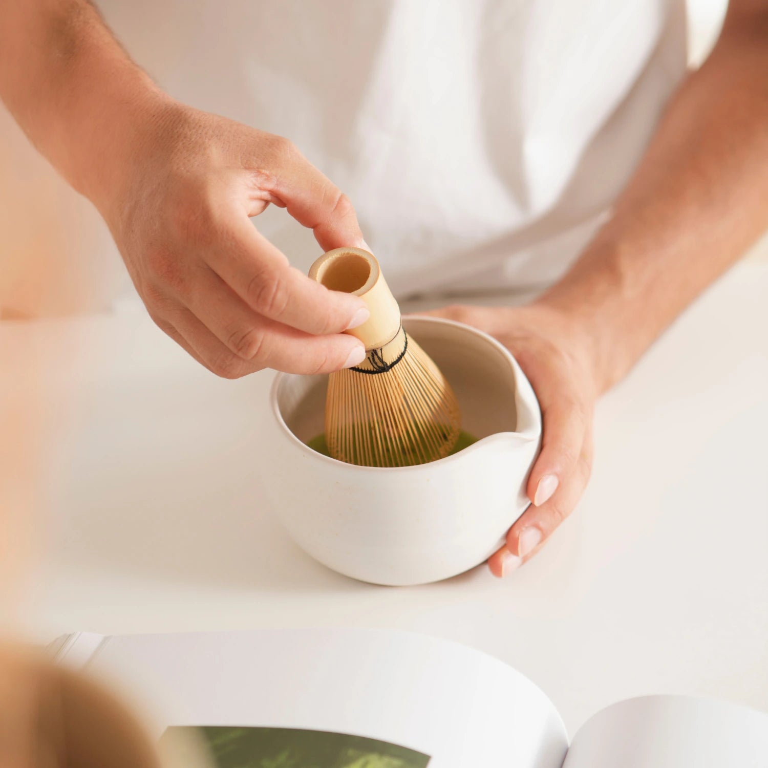 Bio Matcha Set Itsutsu | Miruku (cremeweiß)