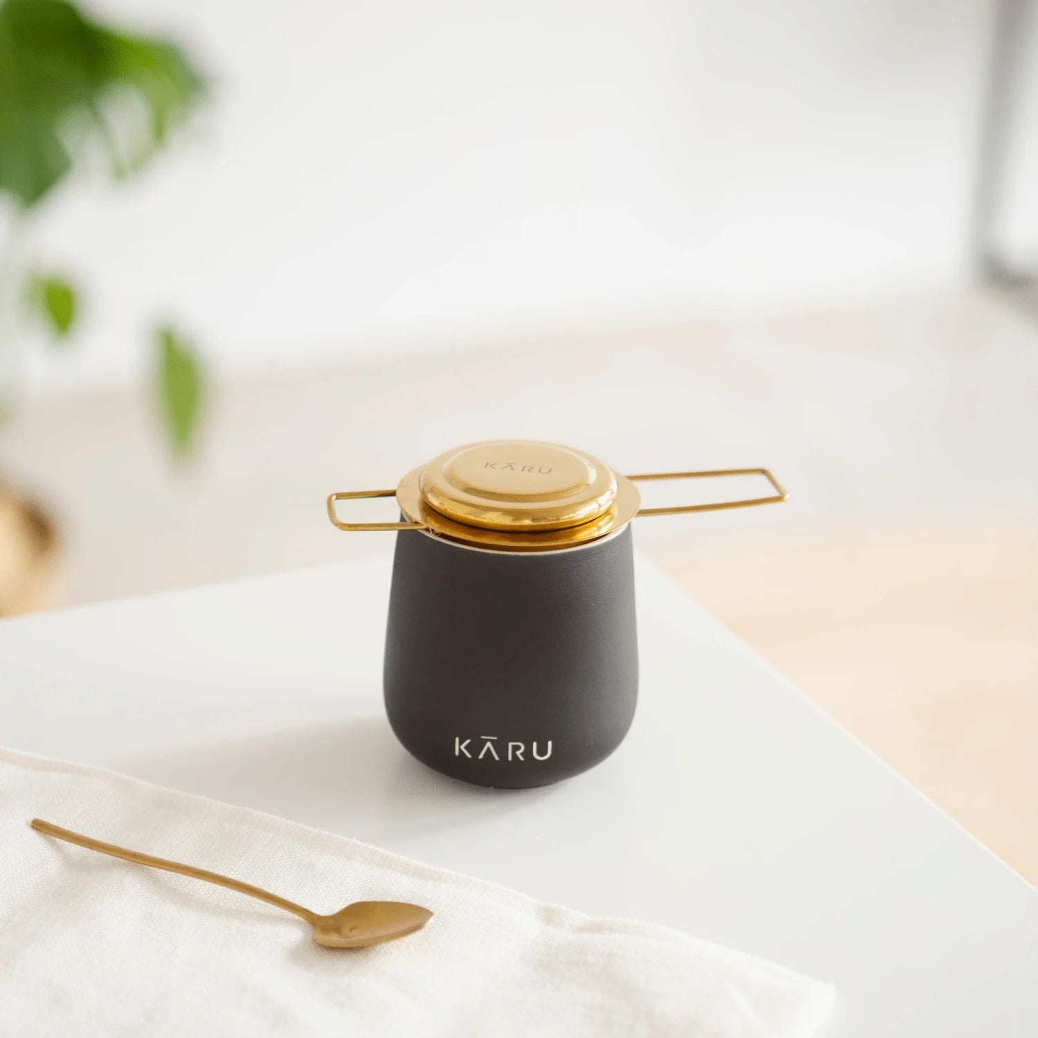 KĀRU ceramic teacup (double-walled)