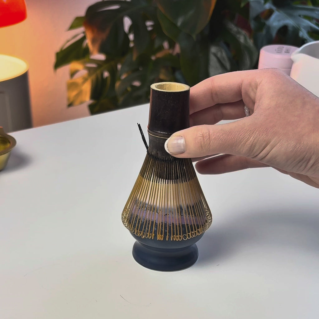 Chasen auf Besenhalter aufsetzen